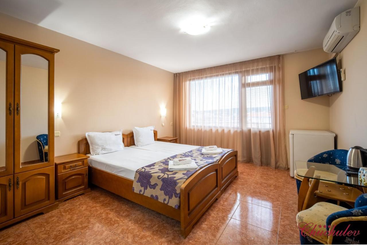 Hotel Chuchulev โซโซโปล ภายนอก รูปภาพ