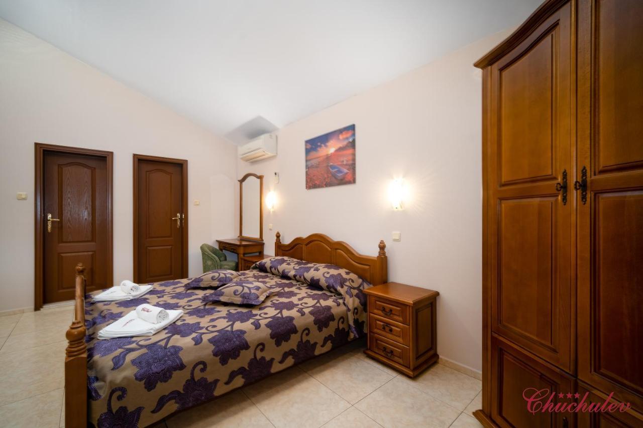 Hotel Chuchulev โซโซโปล ภายนอก รูปภาพ