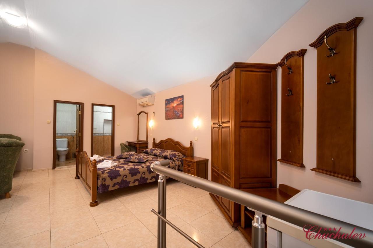 Hotel Chuchulev โซโซโปล ภายนอก รูปภาพ