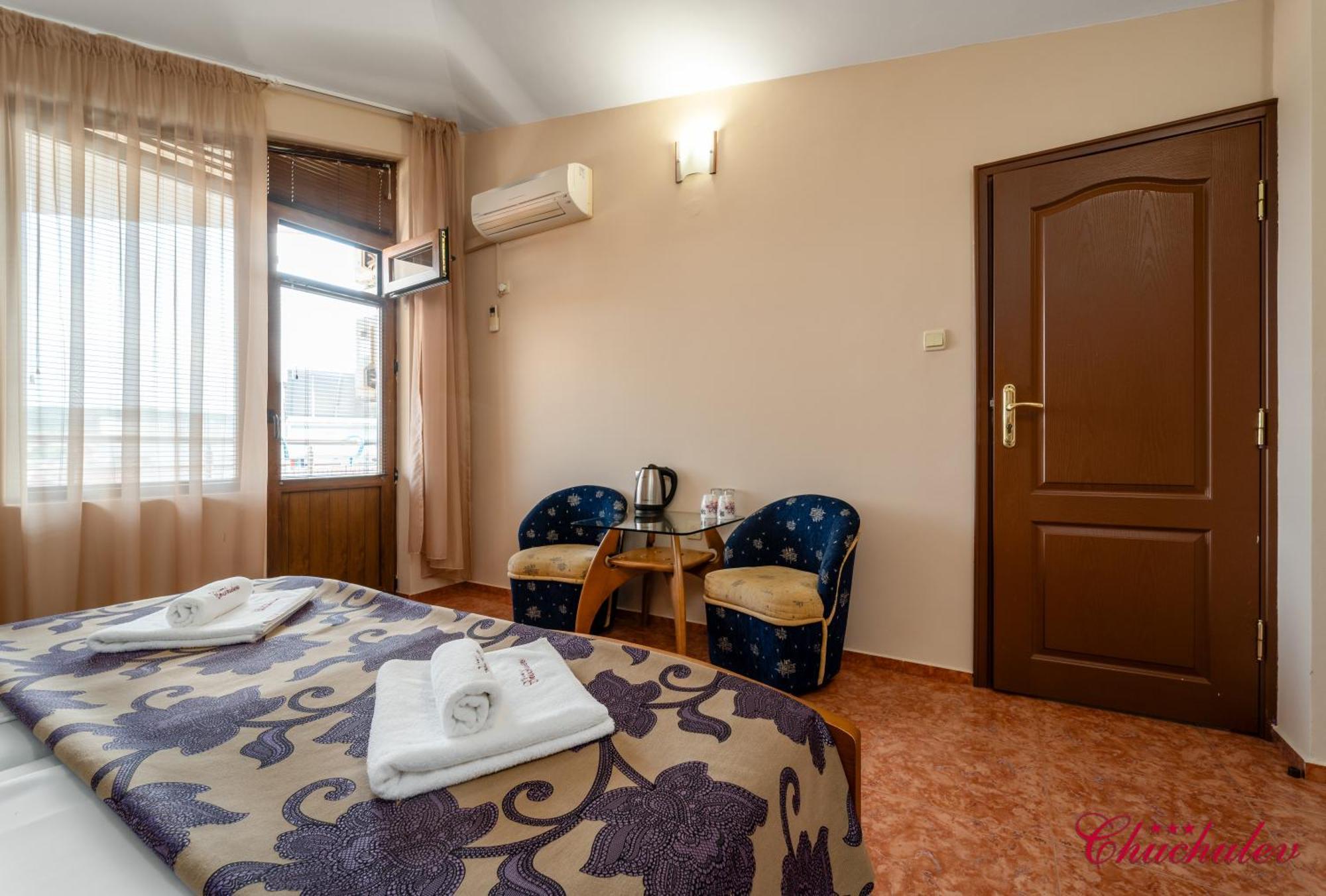 Hotel Chuchulev โซโซโปล ภายนอก รูปภาพ