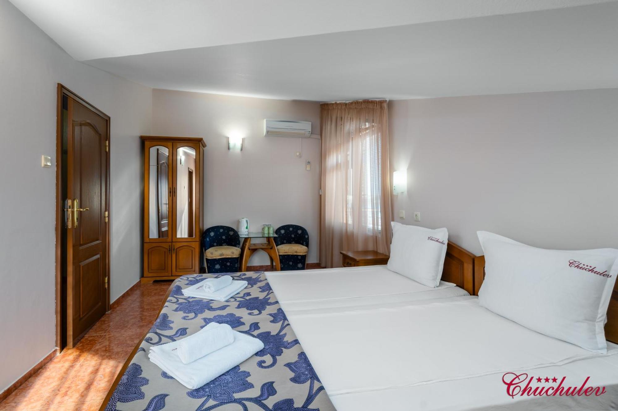 Hotel Chuchulev โซโซโปล ภายนอก รูปภาพ