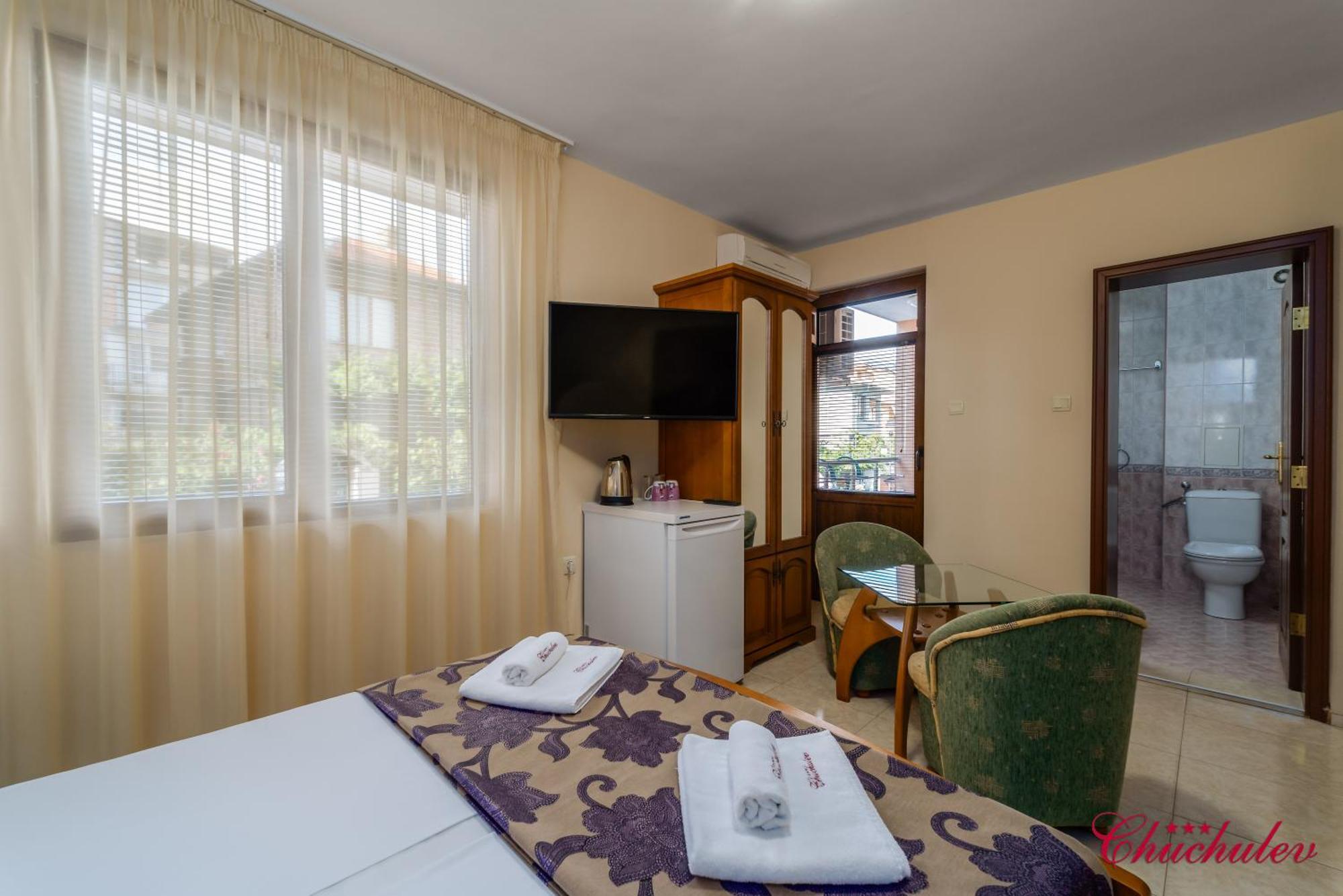 Hotel Chuchulev โซโซโปล ภายนอก รูปภาพ