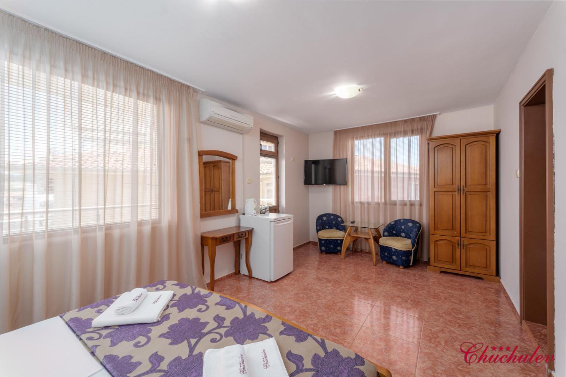 Hotel Chuchulev โซโซโปล ภายนอก รูปภาพ